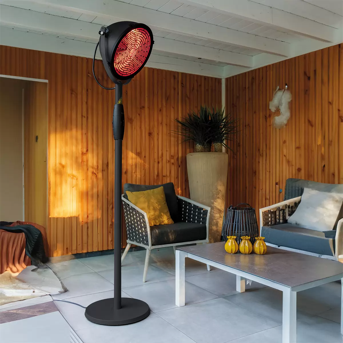 SUNRED INDUS | Calefactor Infrarrojo de Pedestal para Exteriores, 5 niveles de Calor, Control Remoto Incluido, Sistema Antivuelco