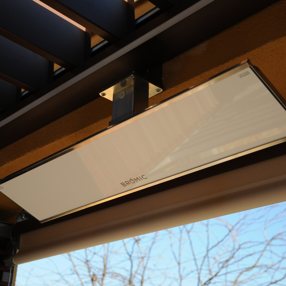 BROMIC | Platinum 3400 Calefactor Eléctrico, Ideal para espacios semicerrados, Opción de montaje versátiles, Cobertura 10m2