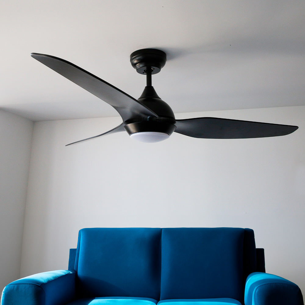Ventilador Atlantis 50″ con luz funcionando en interior