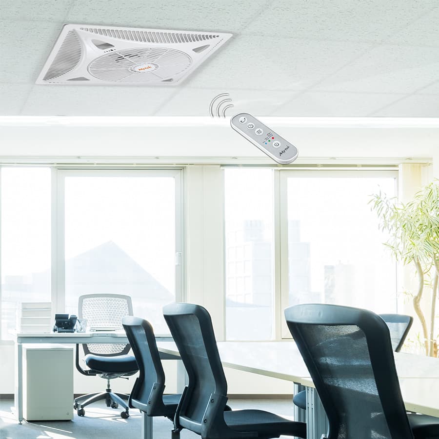 Ventilador Mytek 3198 instalado en falso plafón de oficina vista desde abaj