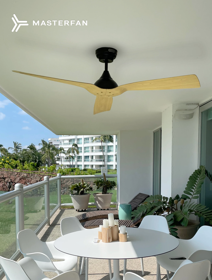 Ventilador Aqua 52″ Negro Fresno instalado en terraza exterior